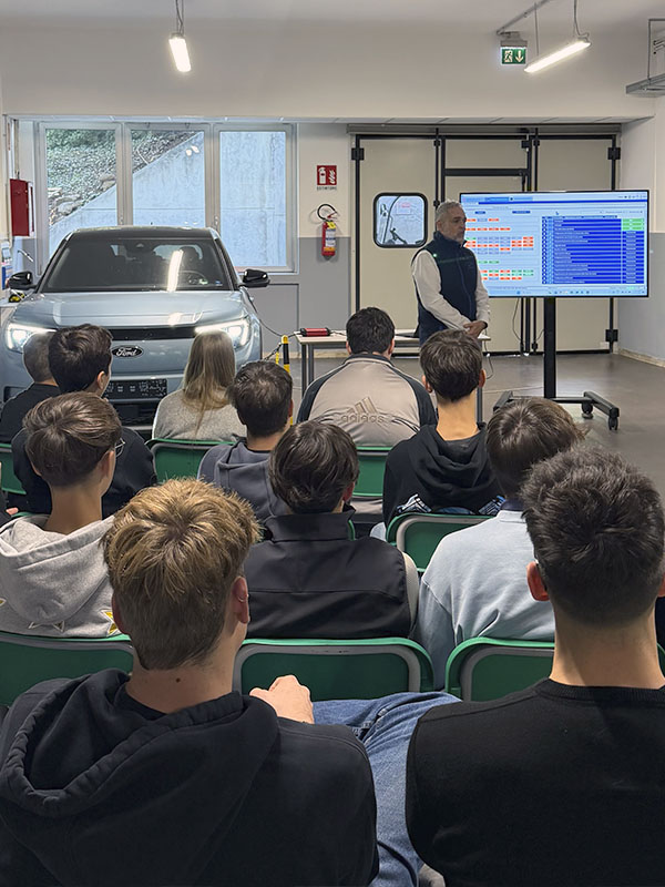 sanzeno ford italia scuola formazione professionale liceo tecnologico istituto salesiano san zeno inaugurazione 04